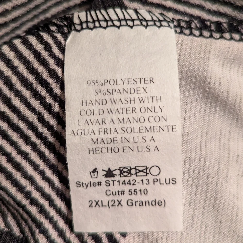 NWOT Chic Soul V-Neck Sequins Pocket Blouse in Black and Cream, Size 2XL - Picture 6 of 6
